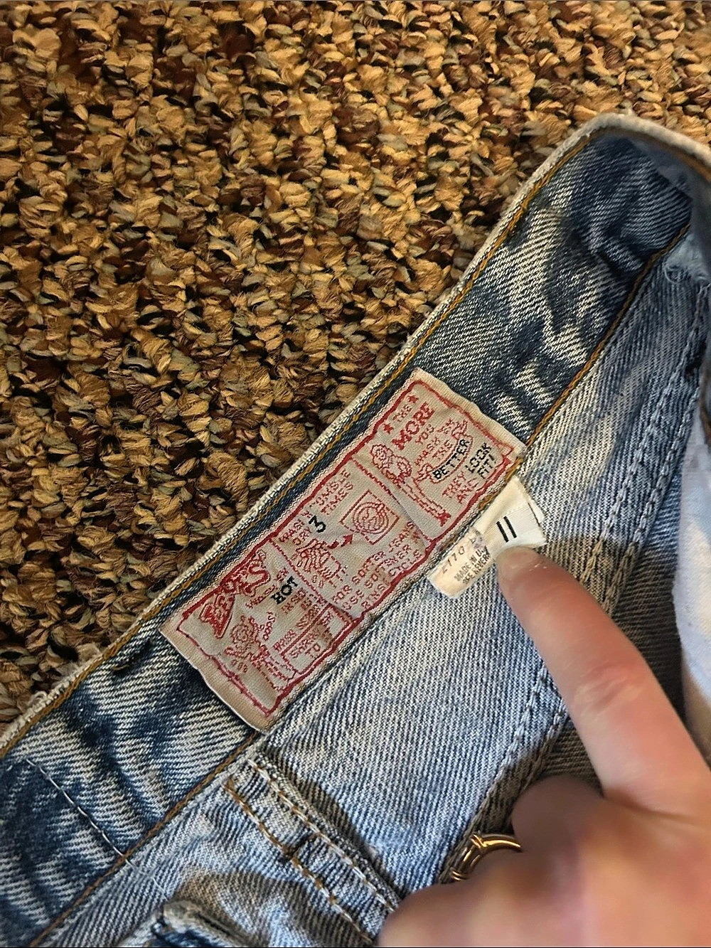 Vintage Levi's Straight Leg Blue Jeans - Picture 5 of 5